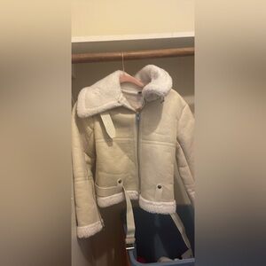 Fluffy cropped Jacket, size medium